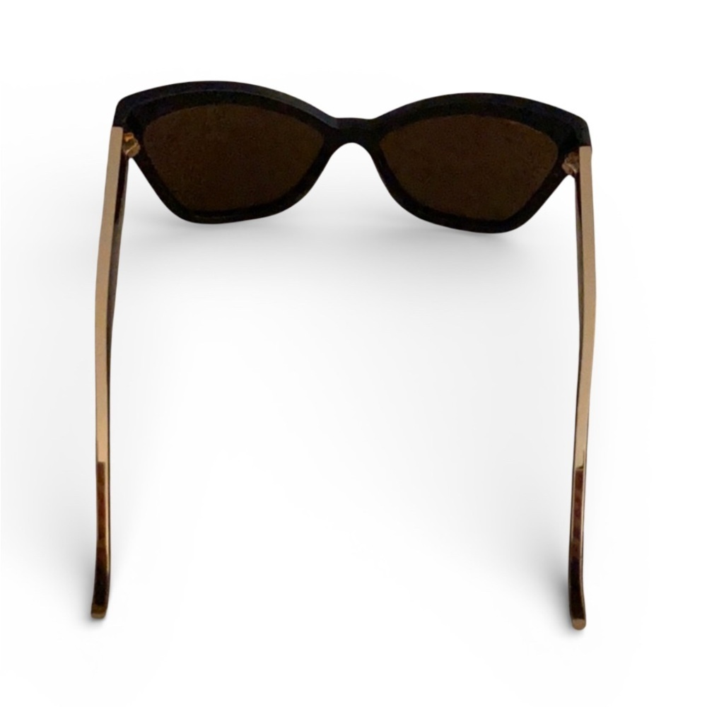 CHANEL Elegant Black and gold trim Sunglasses with accessories FLAWLESS - Picture 14 of 16